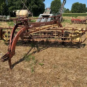 New Holland 5 Bar Hay Rake