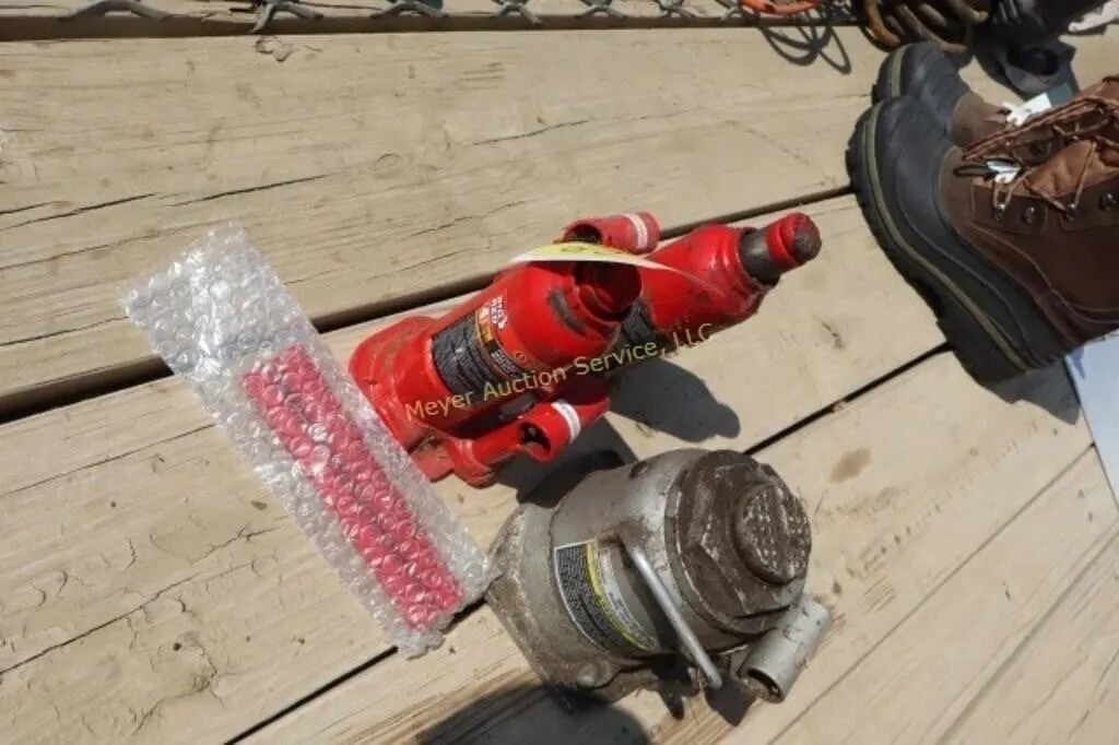 3 bottle jacks