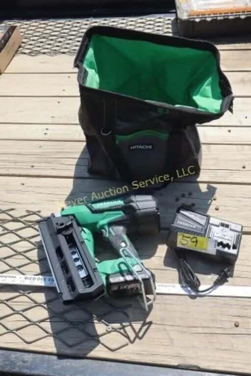 Hitachi 18V strip nailer