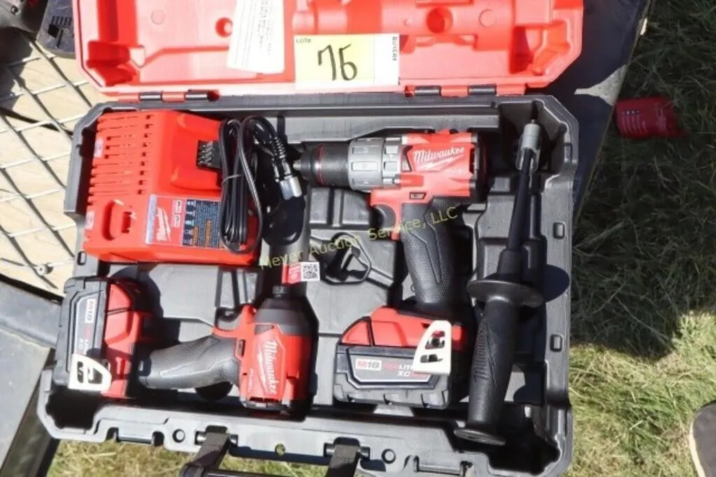 Milwaukee M18 drill set