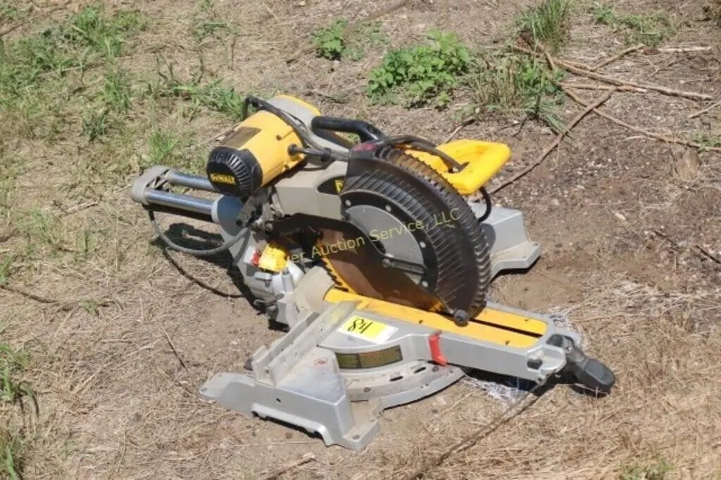 DeWalt sliding miter saw DWS780