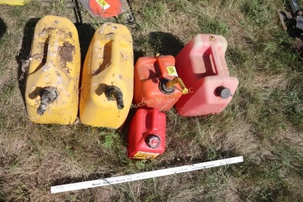 5 gas/fuel cans