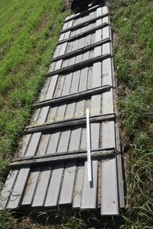 16' x 5" composite deck boards