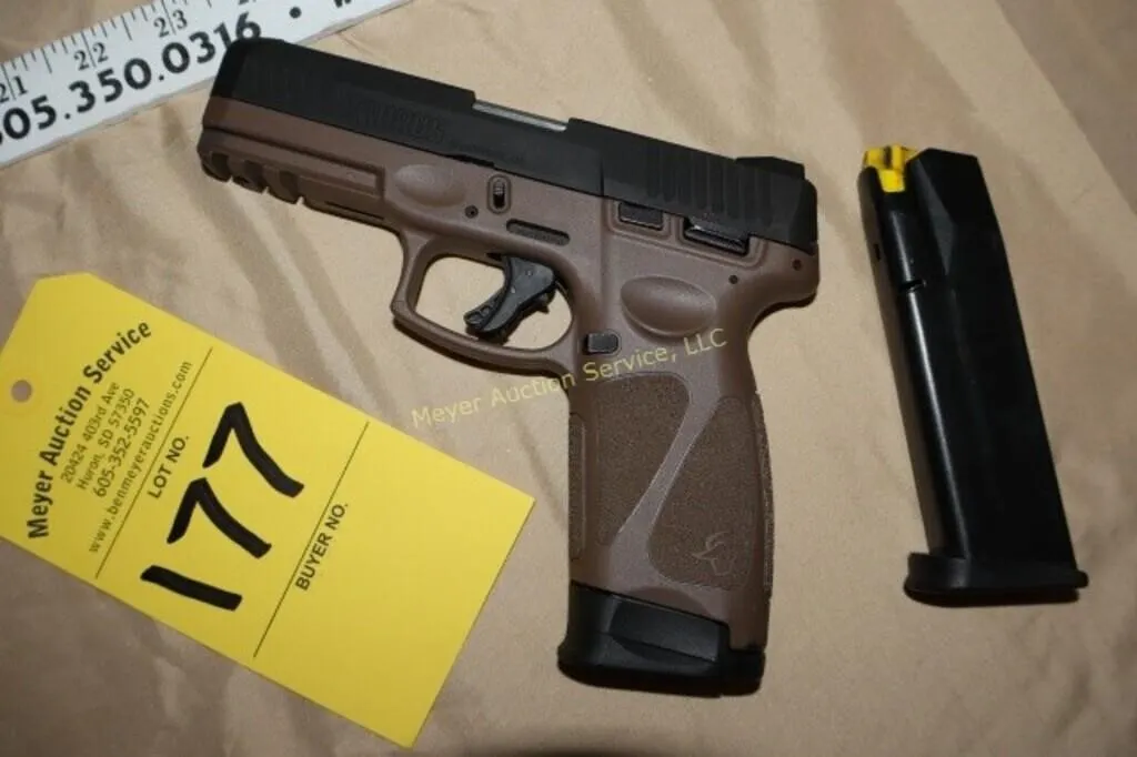Taurus G3 9x19 w/ Holster and Extra Mag