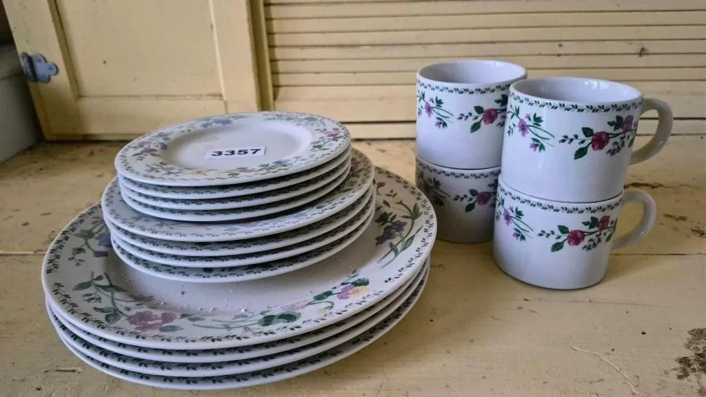 4 Place Dinner Set