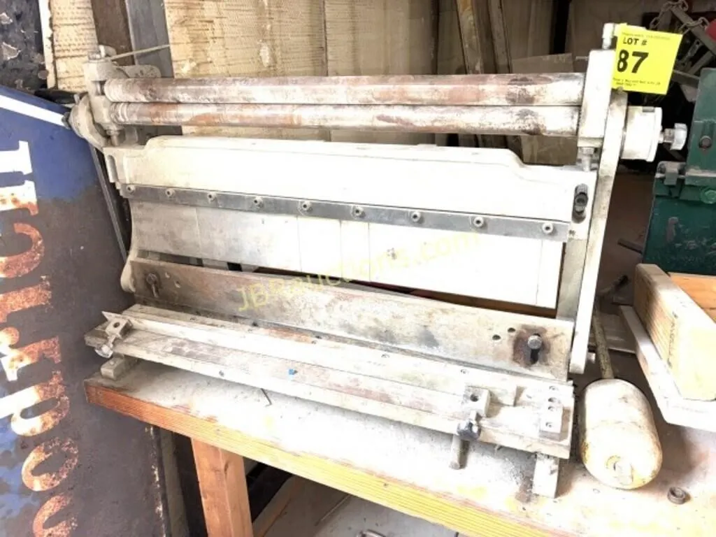 SMALL SHEETMETAL PRESS / BRAKE
