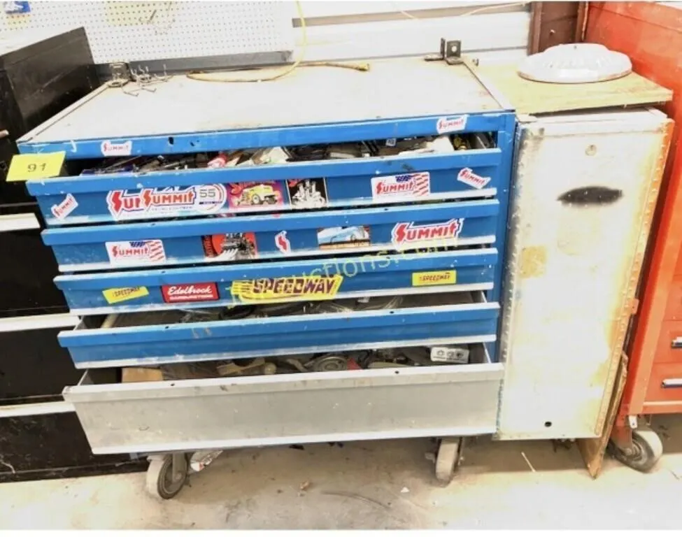 LARGE BLUE TOOL CABET ON CASTERS W SIDE BOX