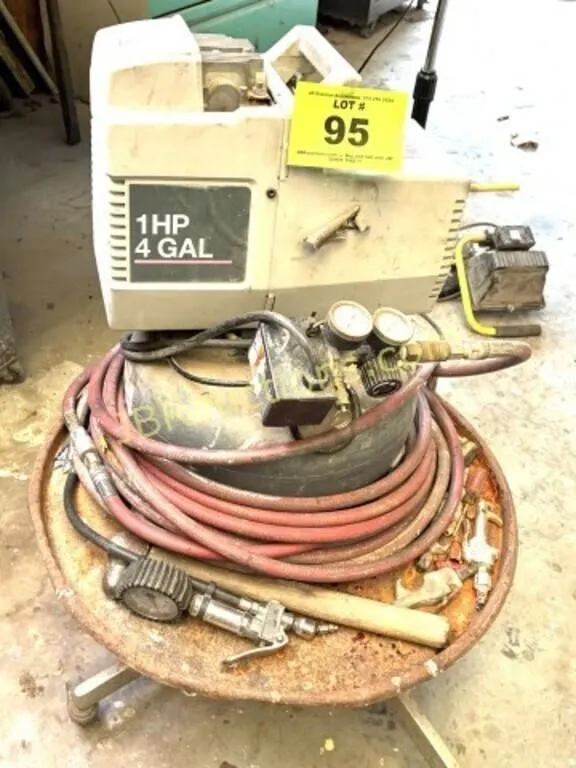 1HP 4 GAL PANCAKE AIR COMPRESSER