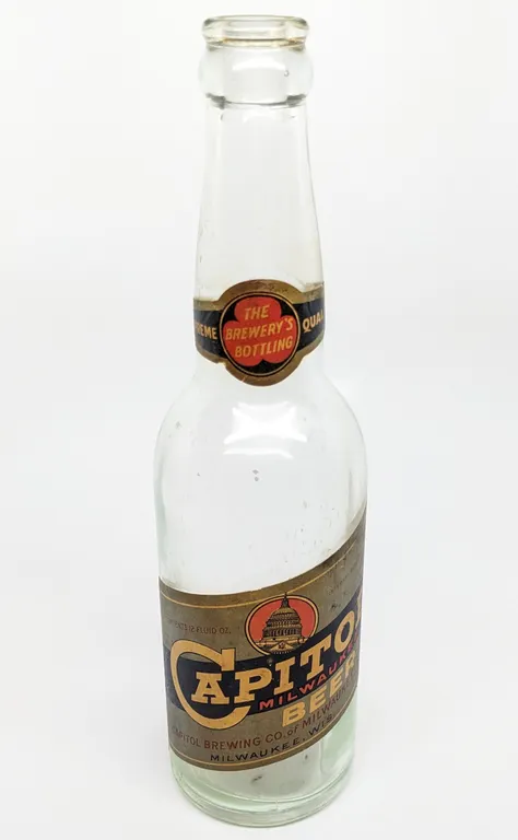 12 OZ IRTP PAPER LABEL BOTTLE CAPITOL BEER MILWAUKEE WISCONSIN