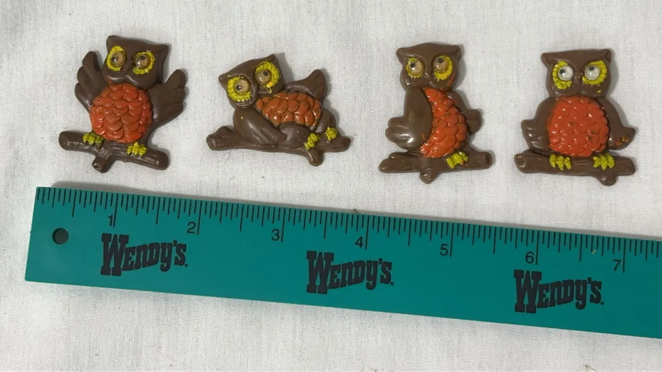 4 vintage 1970s plastic owl refrigerator magnets