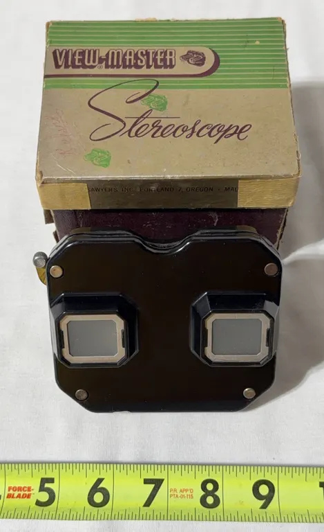 Vintage Sawyer's View-Master stereoscope viewer complete with its original vintage packaging box.