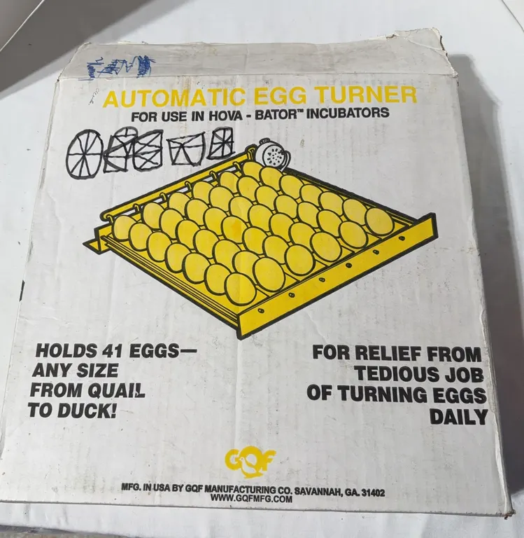 GQF Hova-Bator Model 1611 Automatic Egg Turner is designed for tabletop incubators and holds up to 4