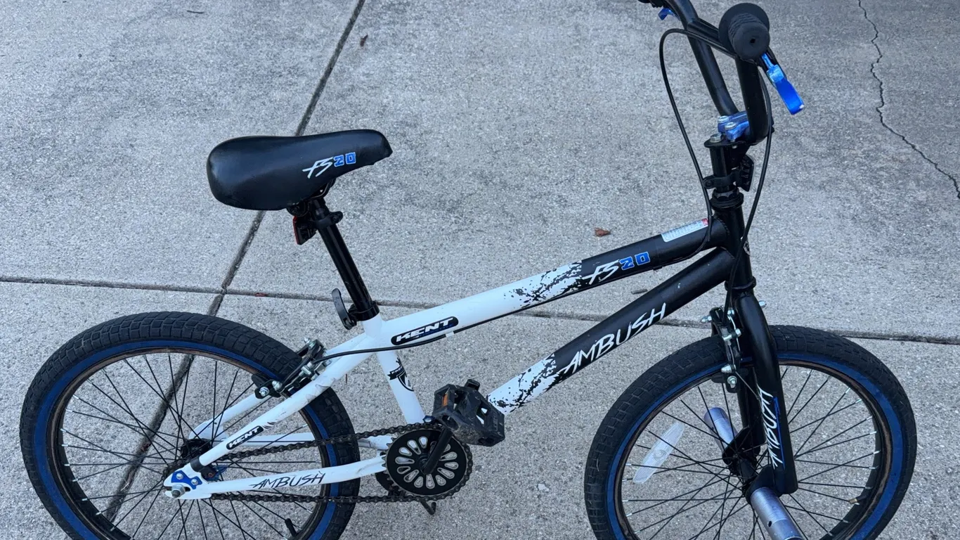 Kent Ambush FS20 BMX Bike w/ axle pegs