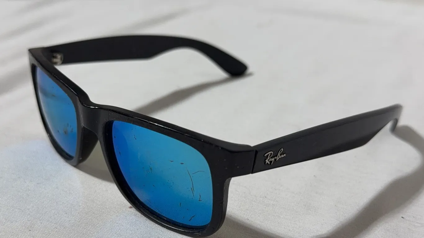Ray-Ban Justin Classic RB4165 sunglasses