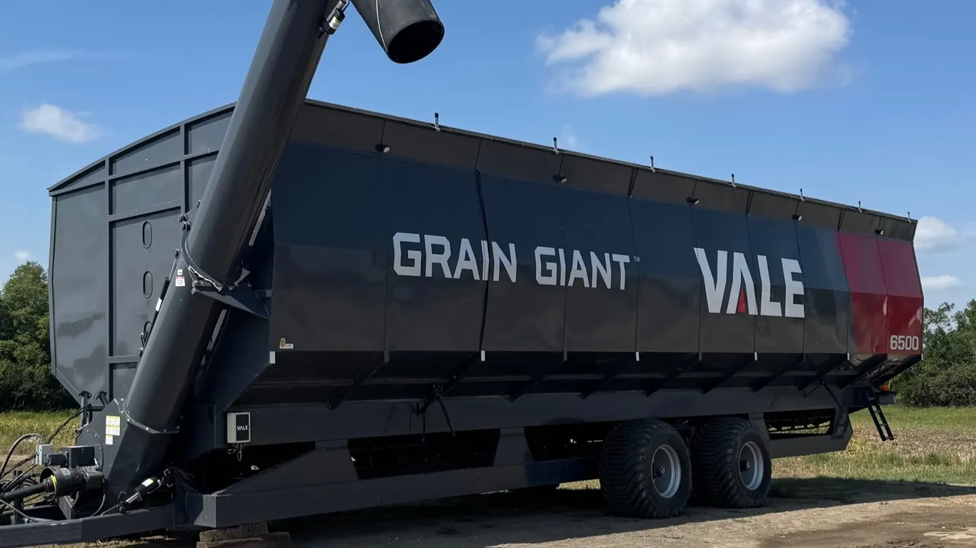 2022 Vale Grain Giant 6500 tandem axle portable grain bin