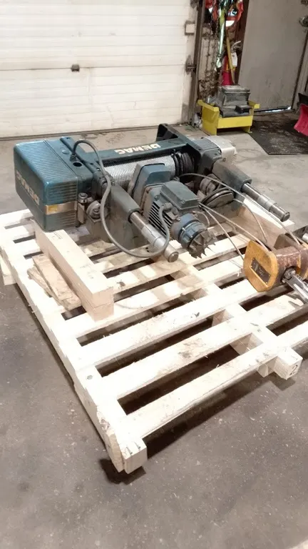 DEMAG Hoist unit frame and hook