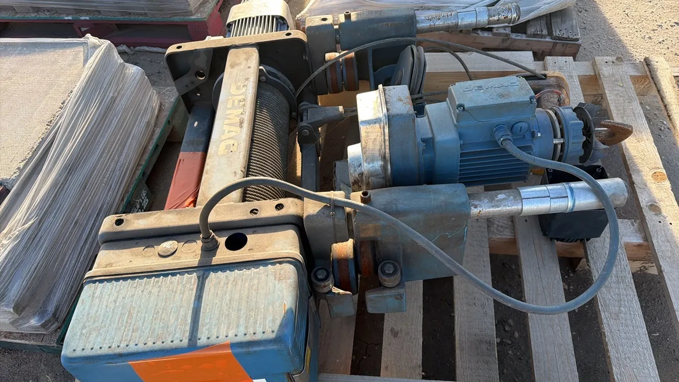 DEMAG Hoist unit frame and hook