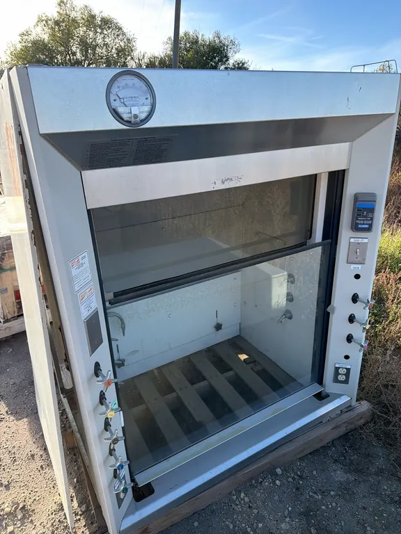 Micro Clean Fume Hood