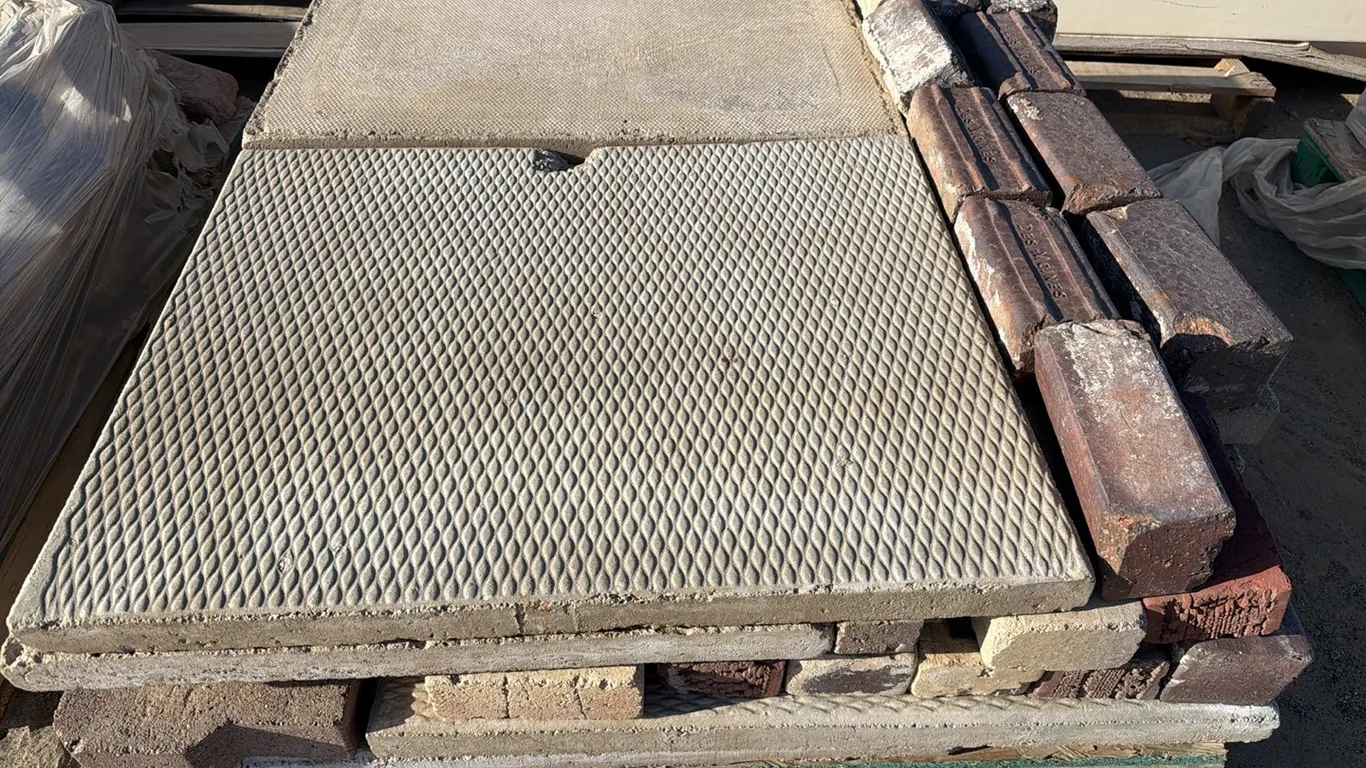 Misc Patio Blocks, Bricks