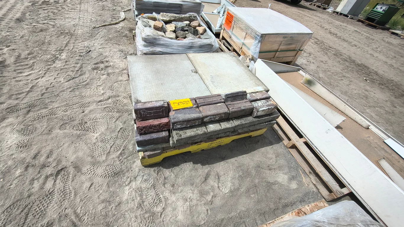 Misc Patio Blocks, Bricks