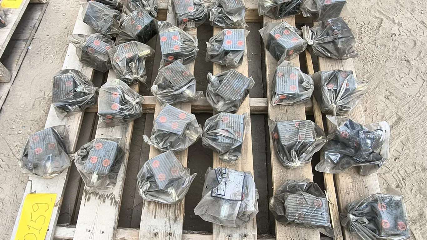 Lot of Delta Power Hydraulic Dual Solenoid Valves