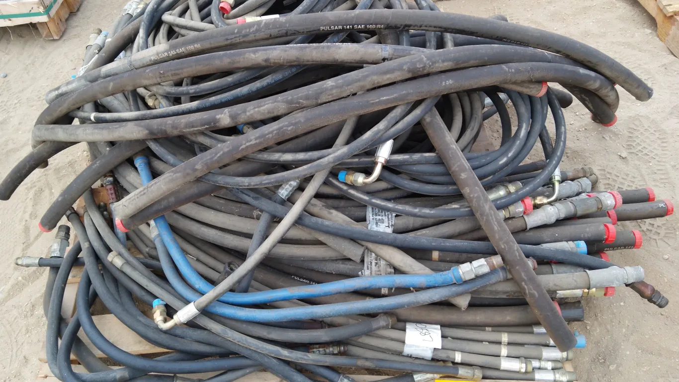 Assorted lengths and diameters of hydraulic hose
