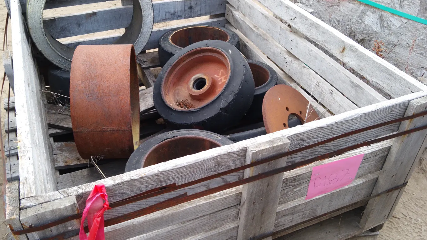 Solid Rubber Press-On Tires & Wheels