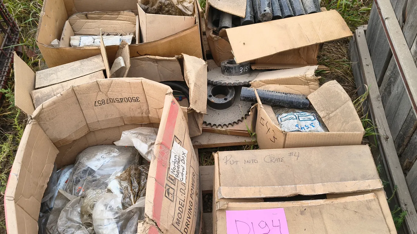 Agricultural Combine Parts Lot – Sprockets, Chain & Norton Feeder Reverser