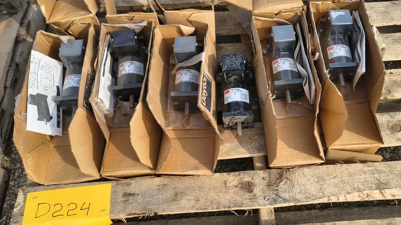 Lot of 6 Dayton DC Motors – Model 4Z143
