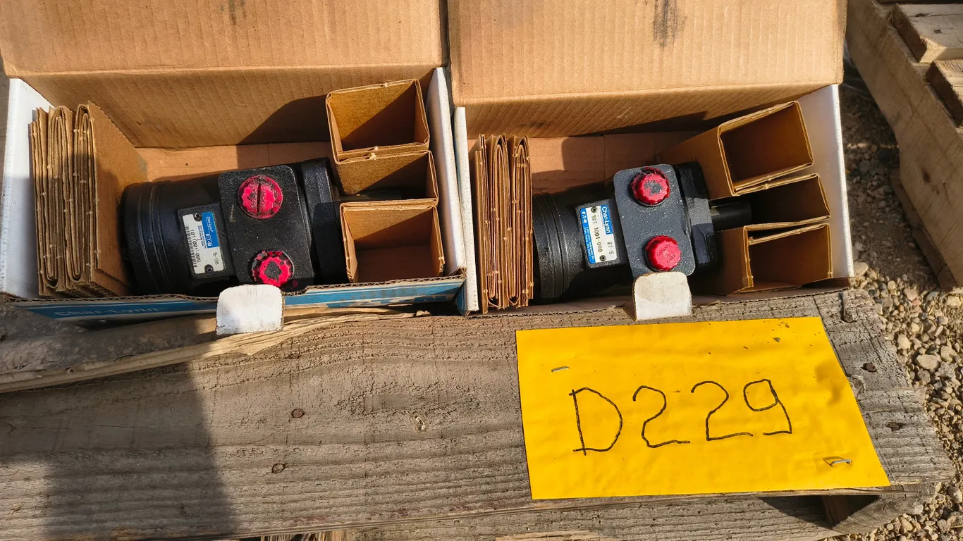 Pair of Char-Lynn (Eaton) Hydraulic Motors