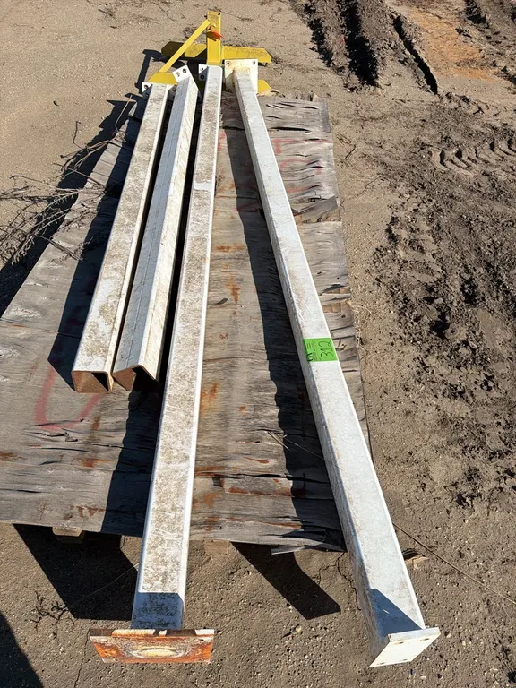 Metal Posts/Scrap