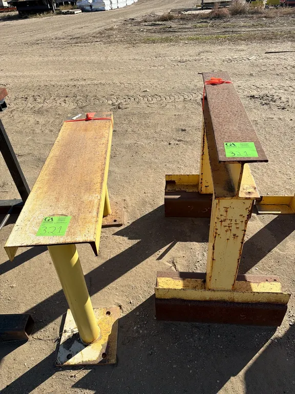 2 metal Sawhorses