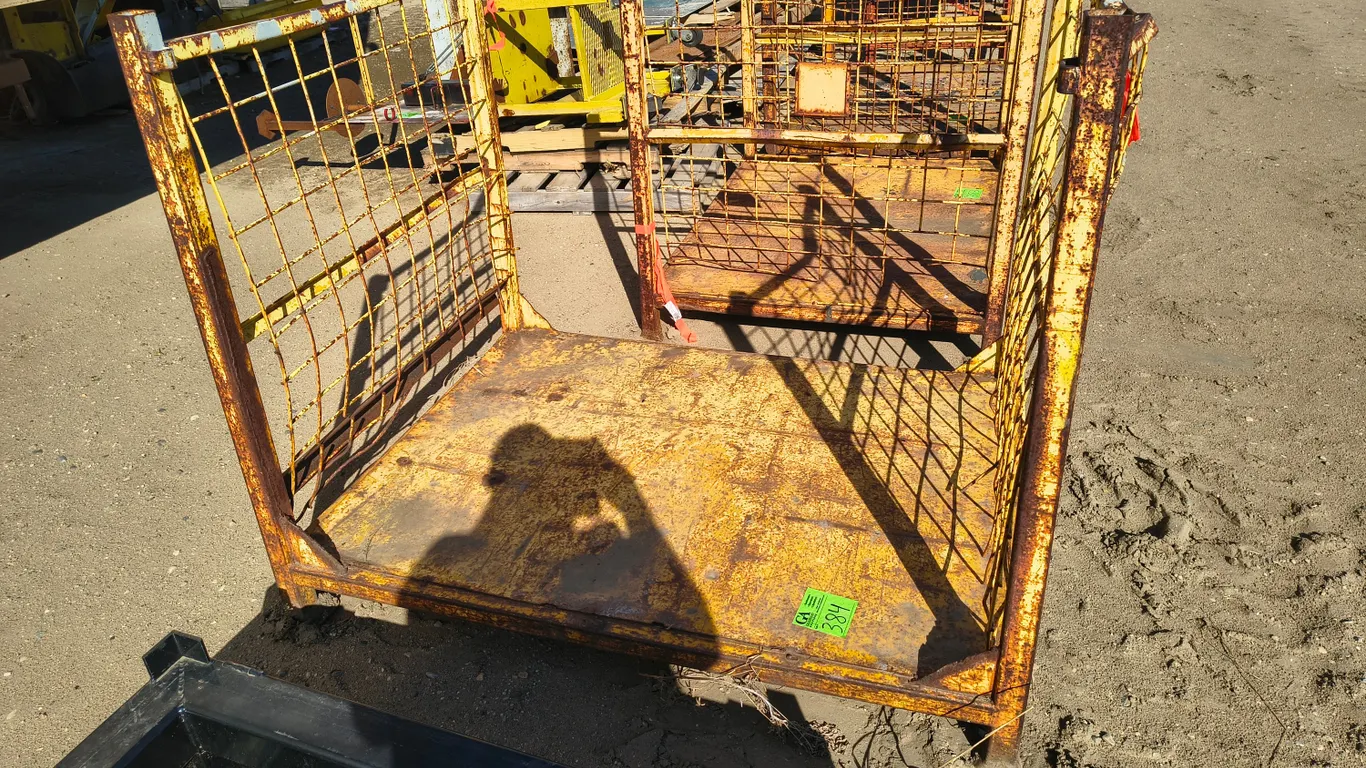 Material bin