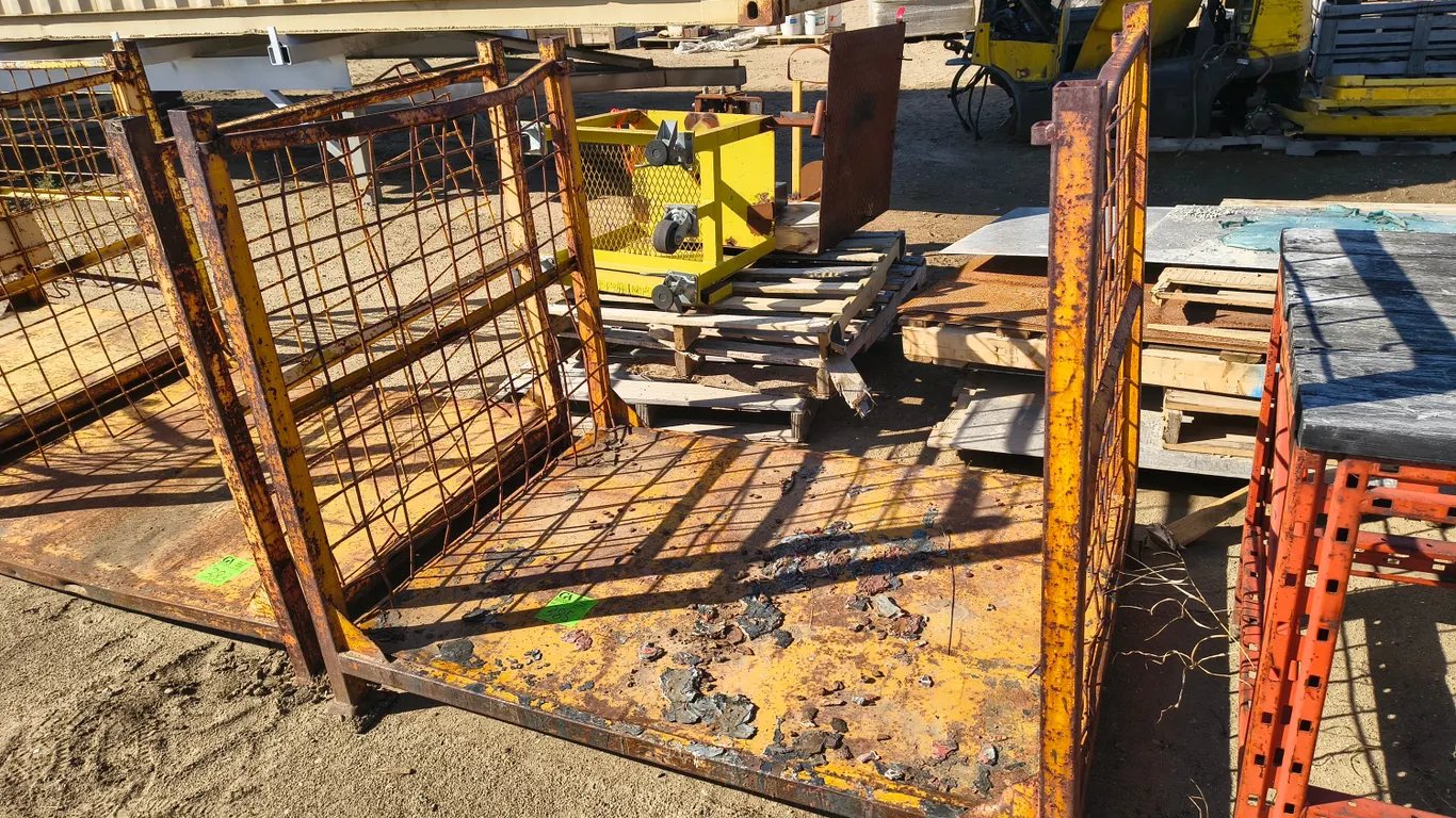 Material bin