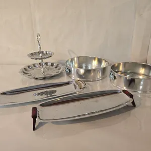 Spring form pans, serving dishes