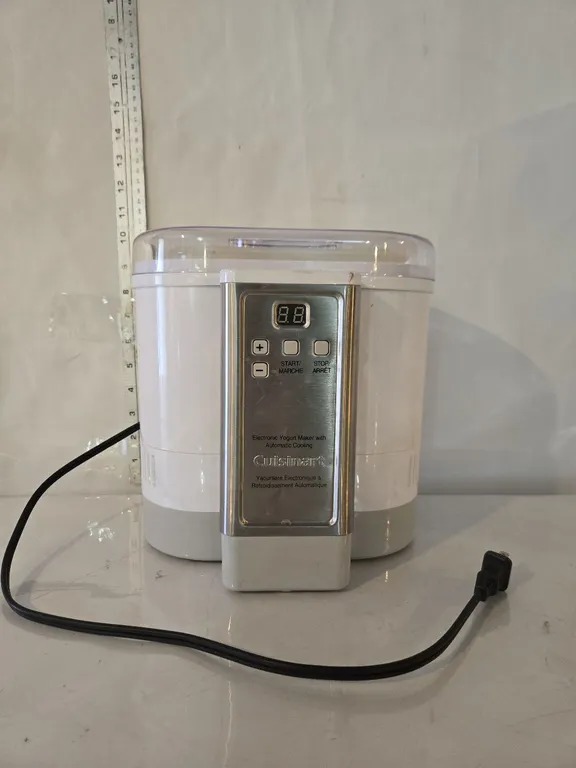 Cuisinart yogurt maker - like new