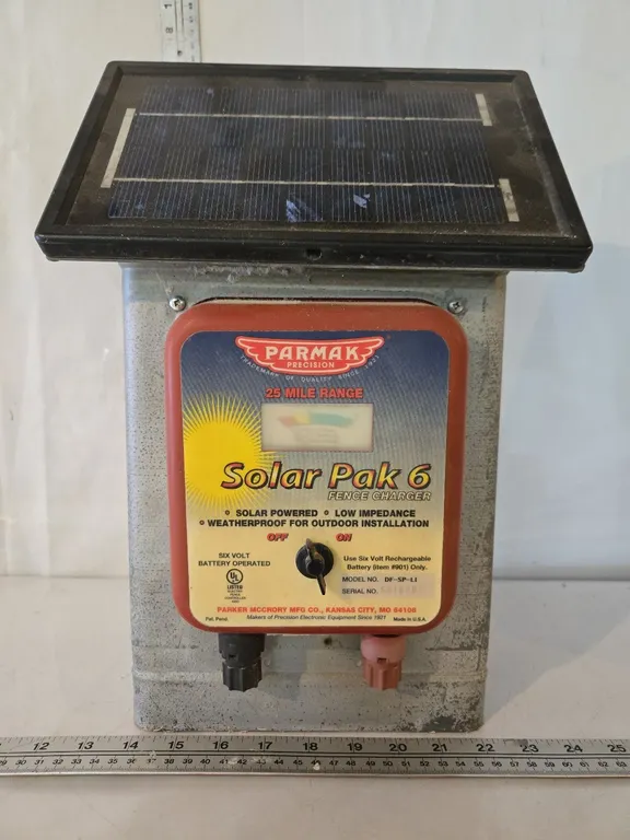 Parmak Solar Pak 6 electric fencer