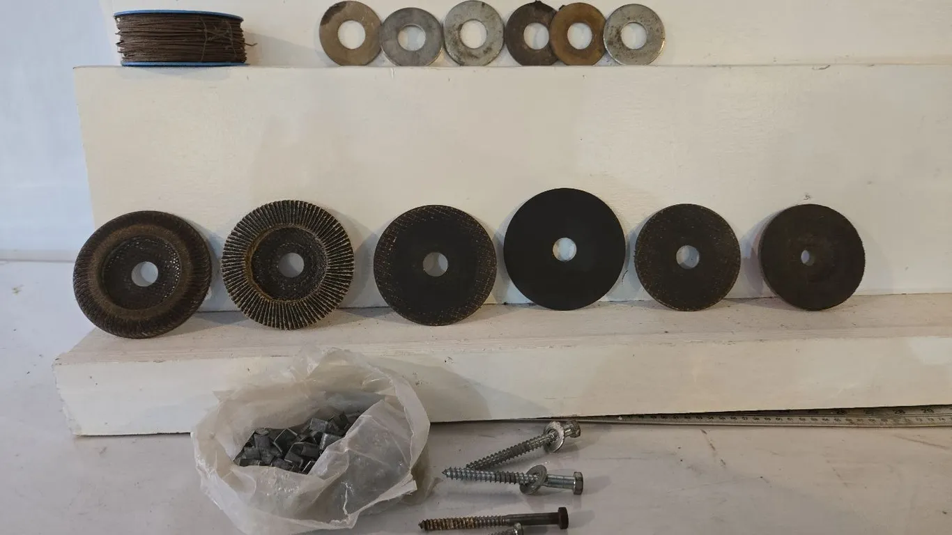 Grinding Disks, Roll of smooth wire & h-clips