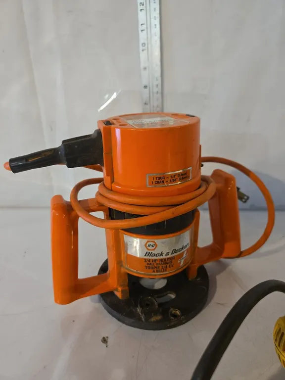 B&D Router & DeWalt angle grinder