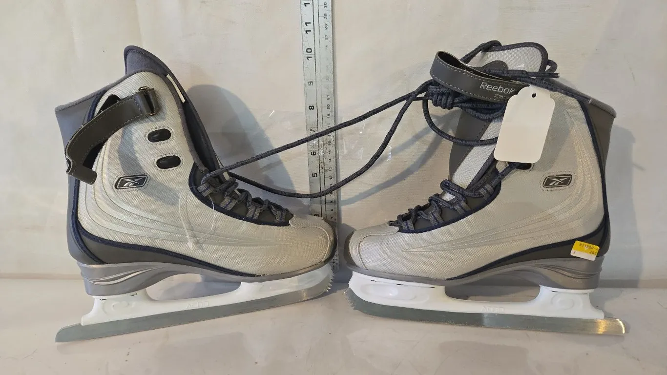 Ladies Reebok C550 Skates, size 7 - good condition