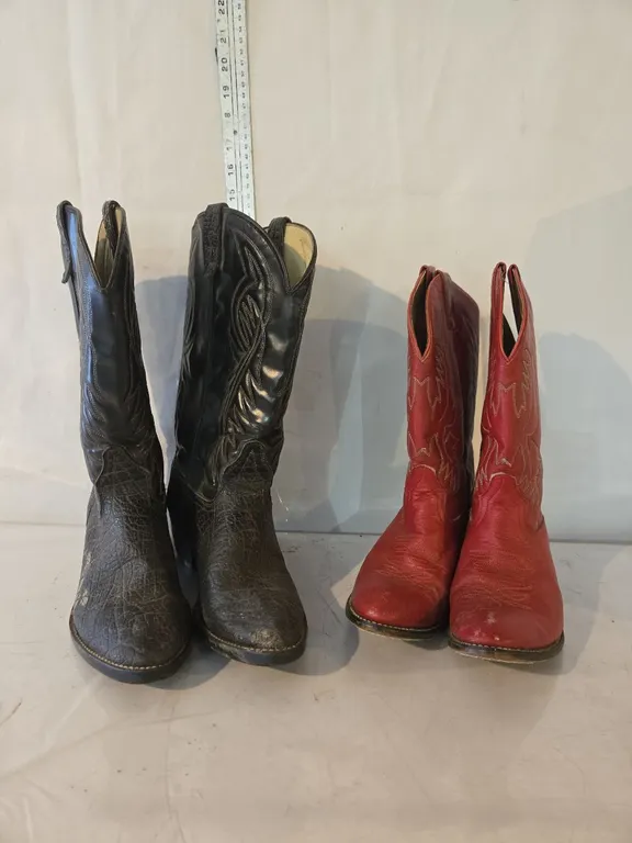 Men's & Ladies Cowboy Boots, ladies size 8 & Men's size 11