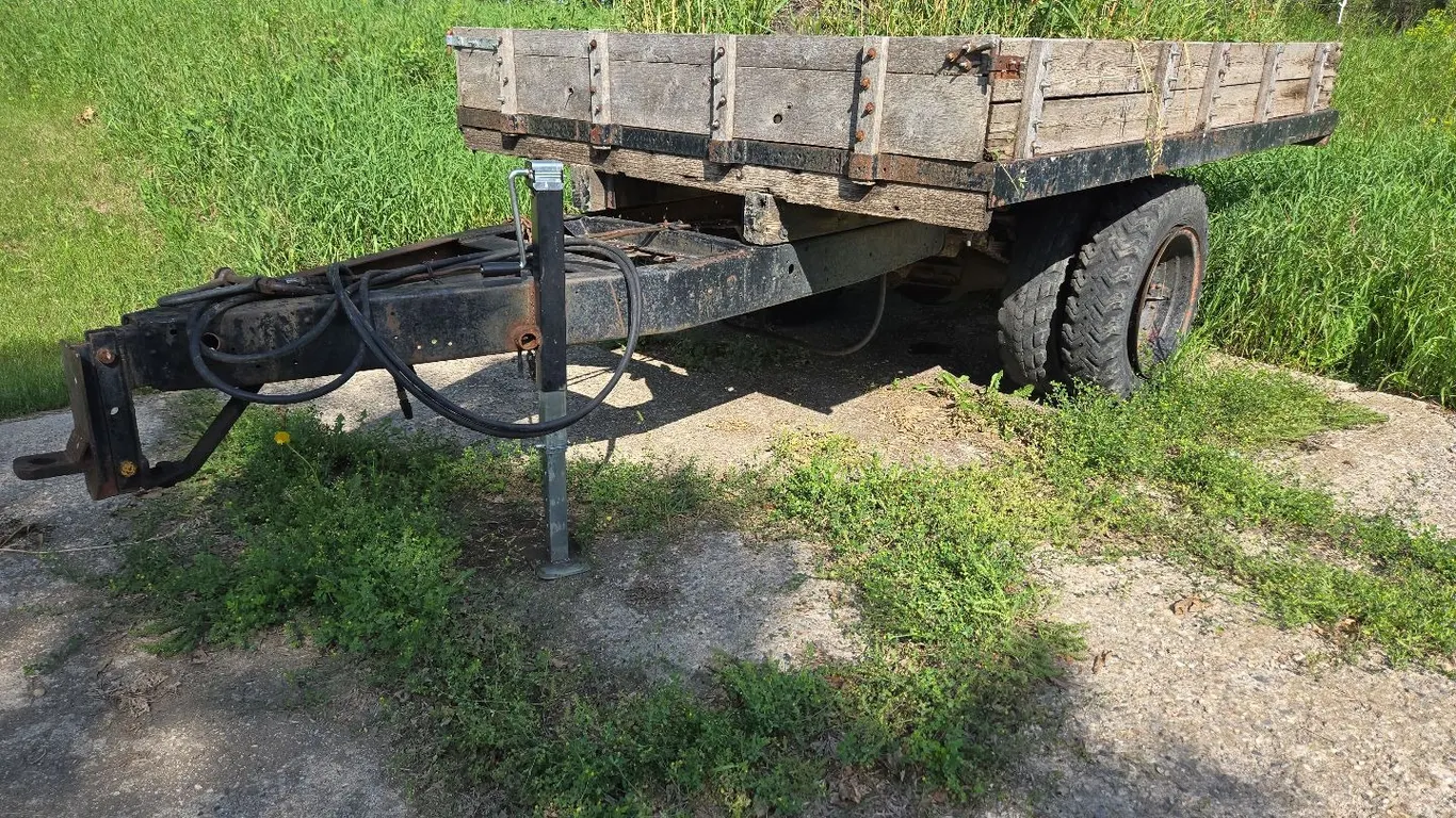 Homemade Bumper Hitch Trailer w/Rear Truck axle, hydraulic hoist - NO TOD