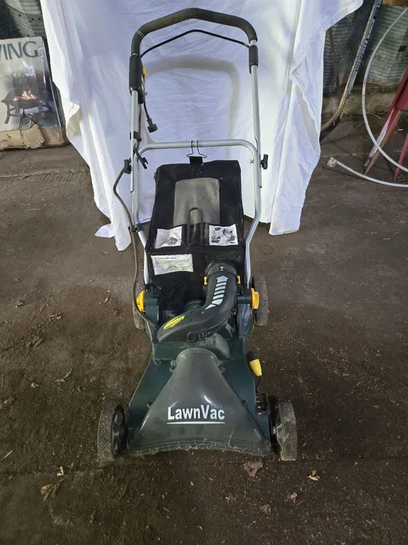 Yardworks Lawn Vac Mower