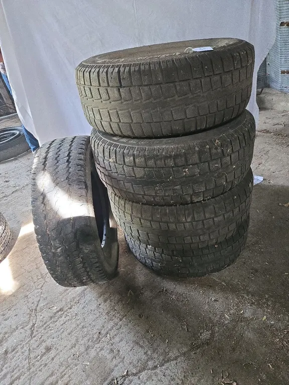 Truck Tires (5) - 265/70/R17