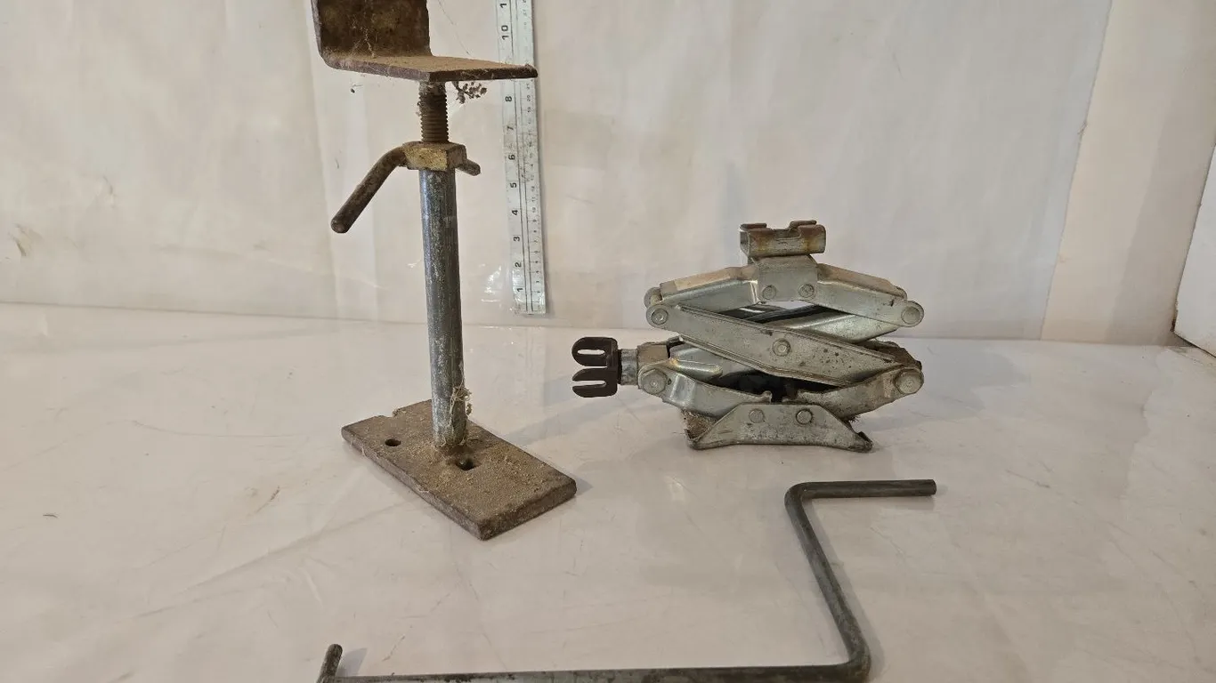 Scissor Jack & Stabilizer Jack