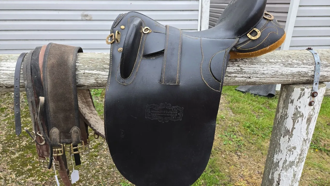 Handmade Outback Australian 16" Saddle, no stirrups