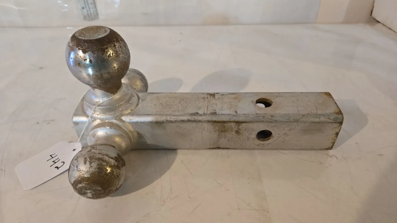 3 Way Hitch - 2 5/8", 1 7/8", 2 1/4"