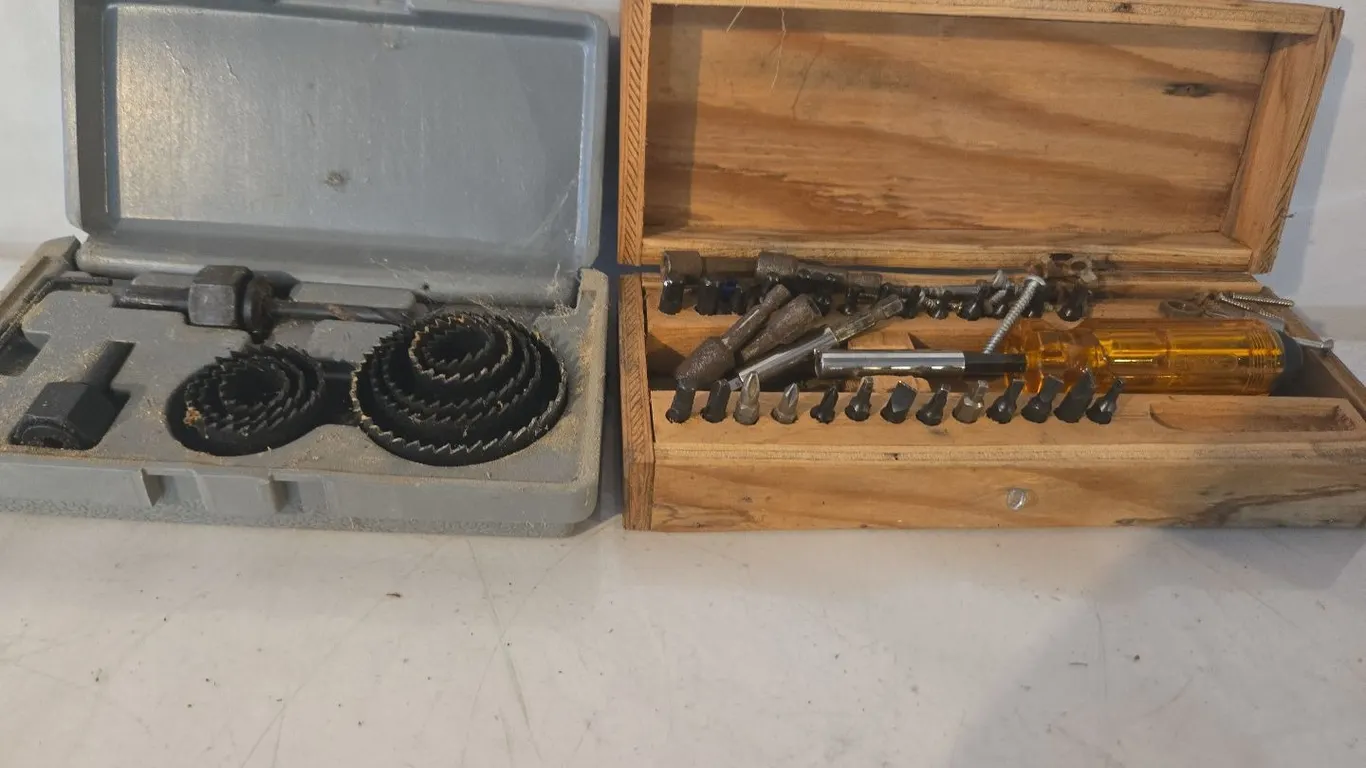 Multi-Tool w/accessories & Hole Saw Bits