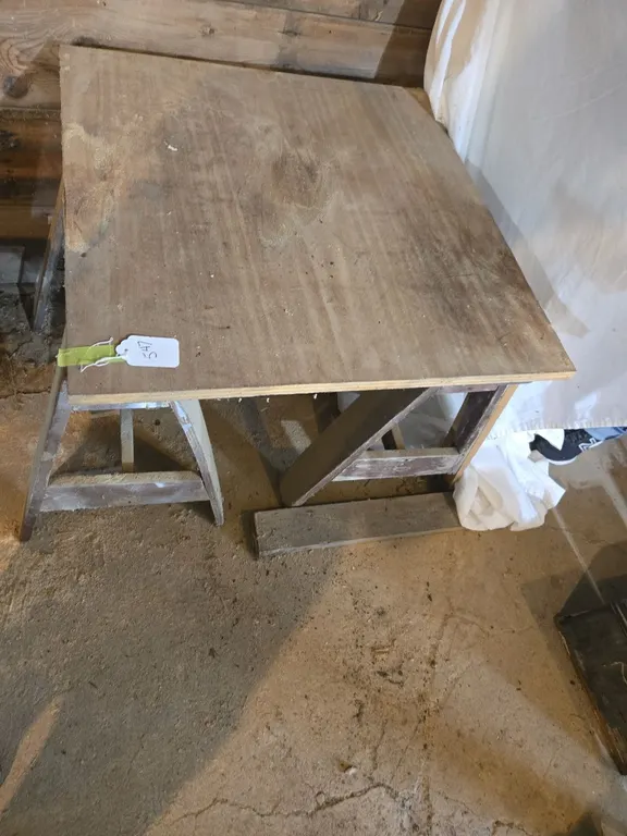 Homemade Saw Horse Table