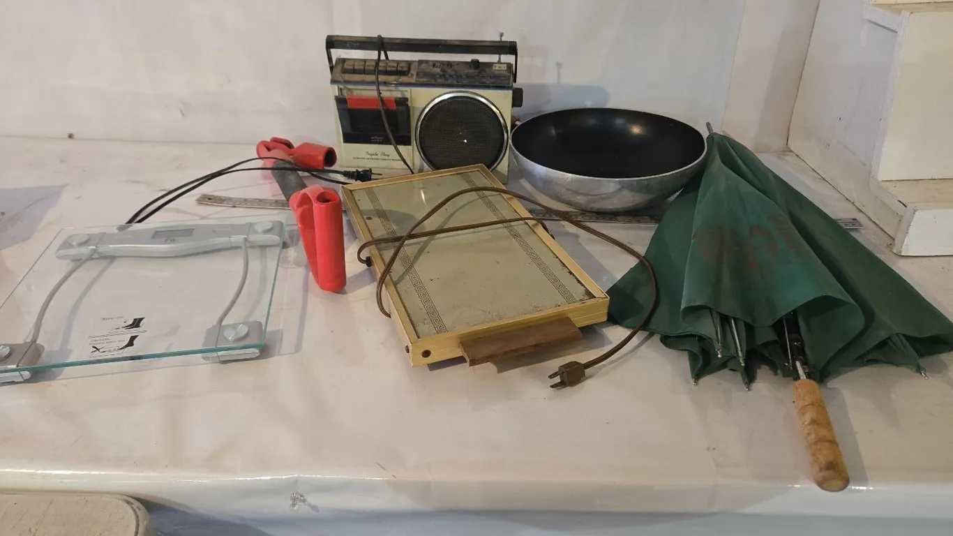 Umbrella, Shovel Handle, Frying Pan, Bathroom scale, Warming Tray, Radio